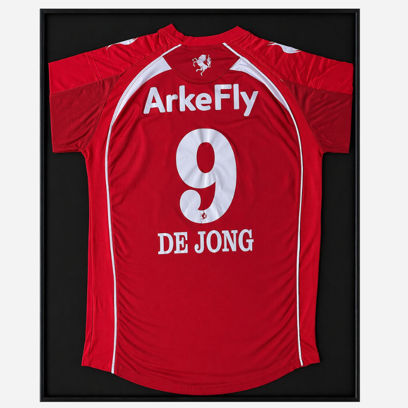 Zorgvuldig ingelijst voetbalshirt